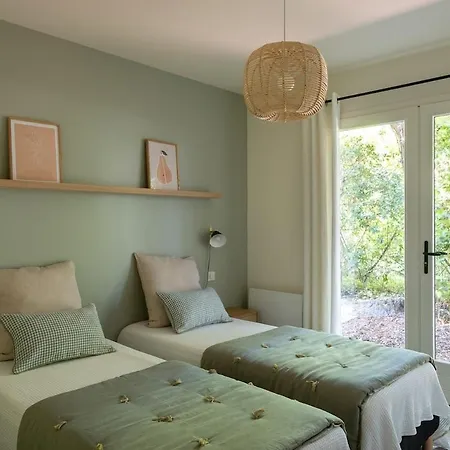 Villa Horizon, Proche