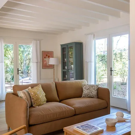 Villa Horizon, Proche