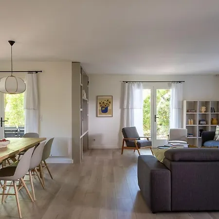 Villa Horizon, Proche