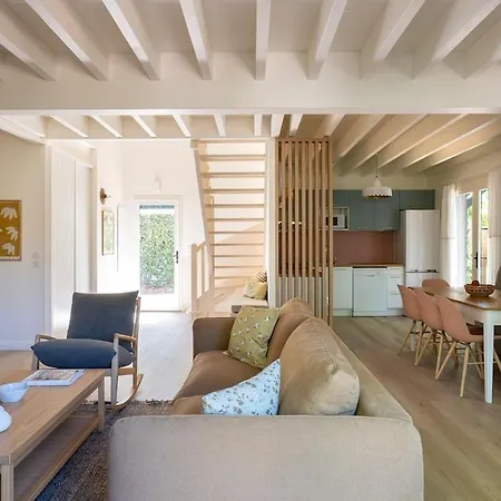 Villa Horizon, Proche *
