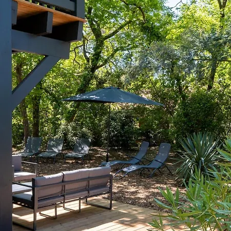 Villa Horizon, Proche *