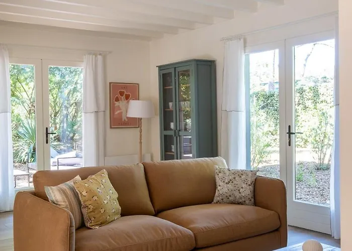 Villa Horizon, Proche