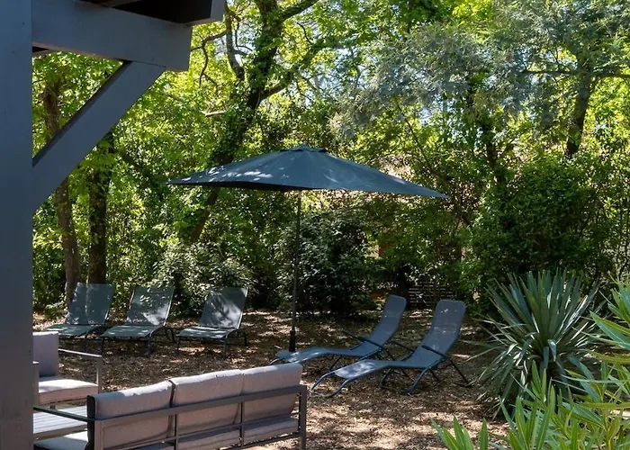 Villa Horizon, Proche *